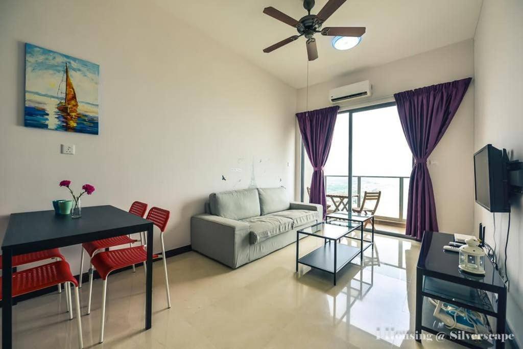 Ken Home Silverscape Block A 5Pax No Wifi Malacca エクステリア 写真