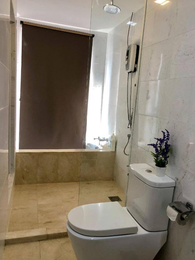 Ken Home Silverscape Block A 5Pax No Wifi Malacca エクステリア 写真